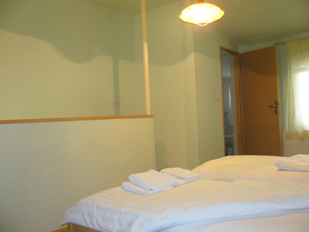 Apartments & Rooms Korzo Slavonski Brod Habitación foto