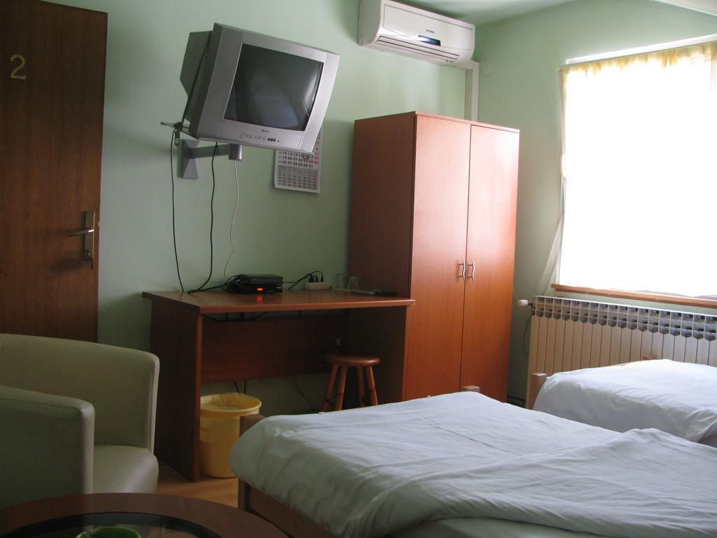 Apartments & Rooms Korzo Slavonski Brod Exterior foto
